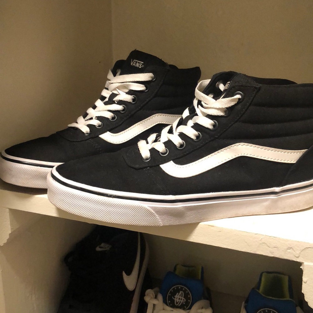 Women’s size 8 High top Vans